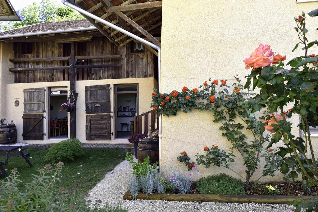 La Parenthese Saint-Genix-sur-Guiers Exterior foto