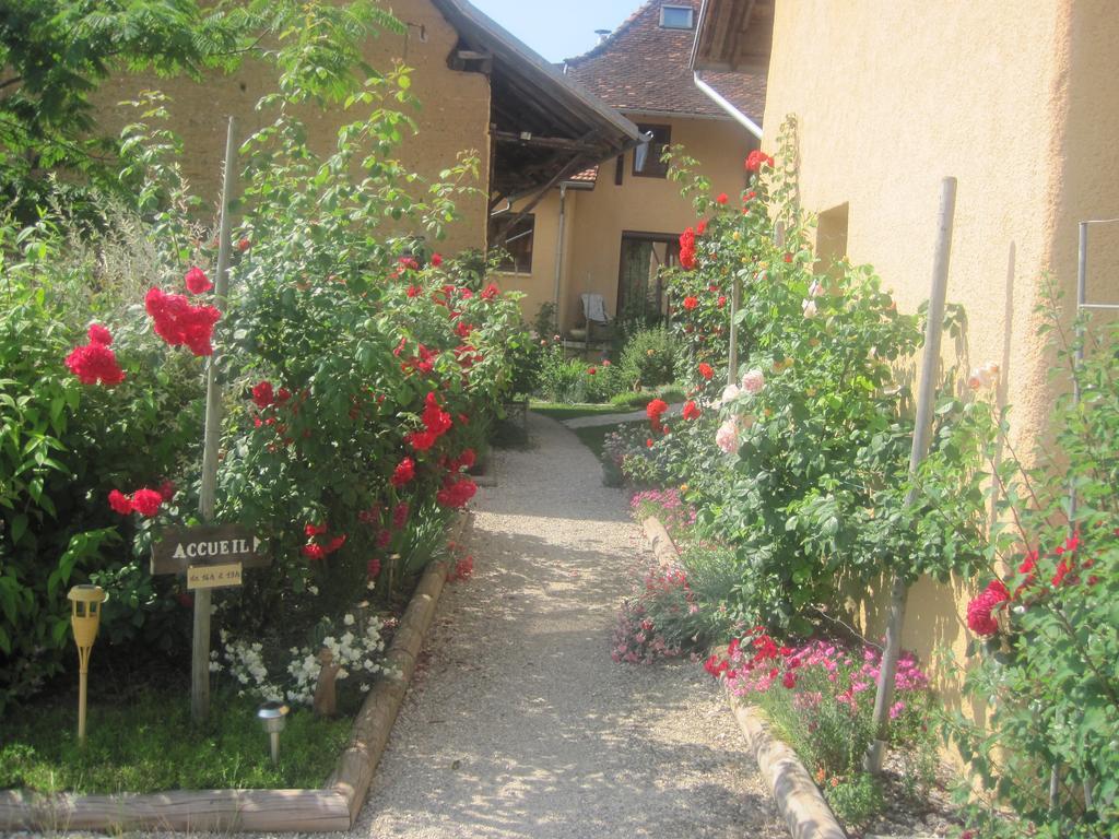 La Parenthese Saint-Genix-sur-Guiers Exterior foto