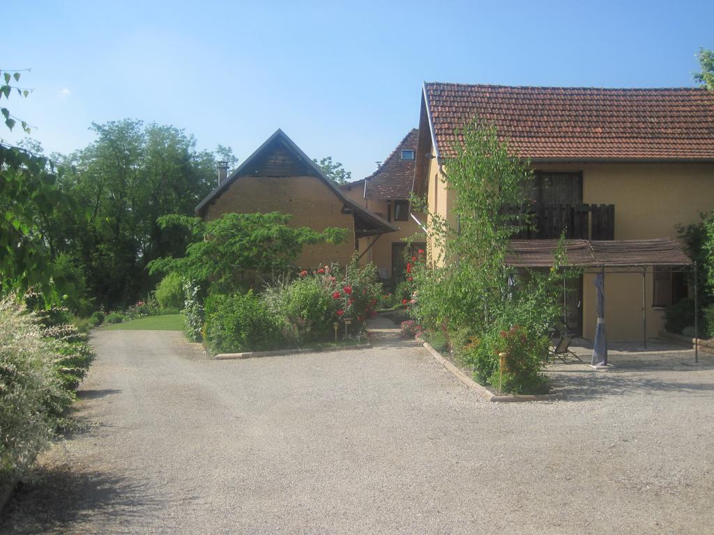 La Parenthese Saint-Genix-sur-Guiers Exterior foto