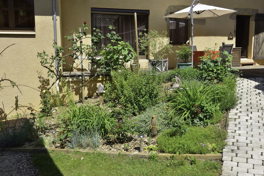 La Parenthese Saint-Genix-sur-Guiers Exterior foto