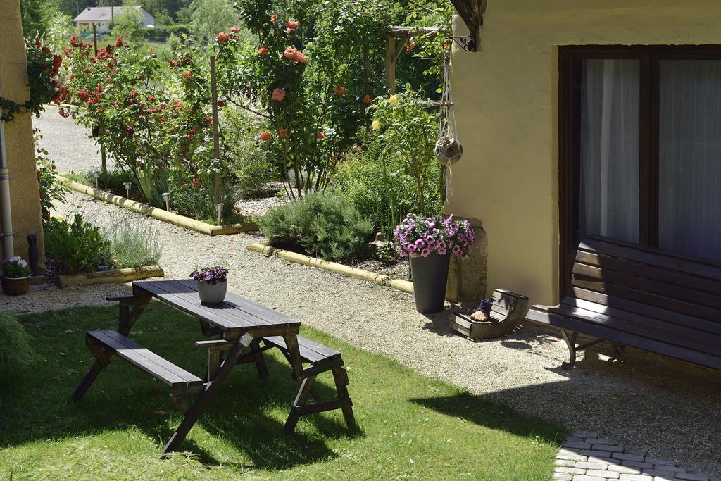 La Parenthese Saint-Genix-sur-Guiers Exterior foto